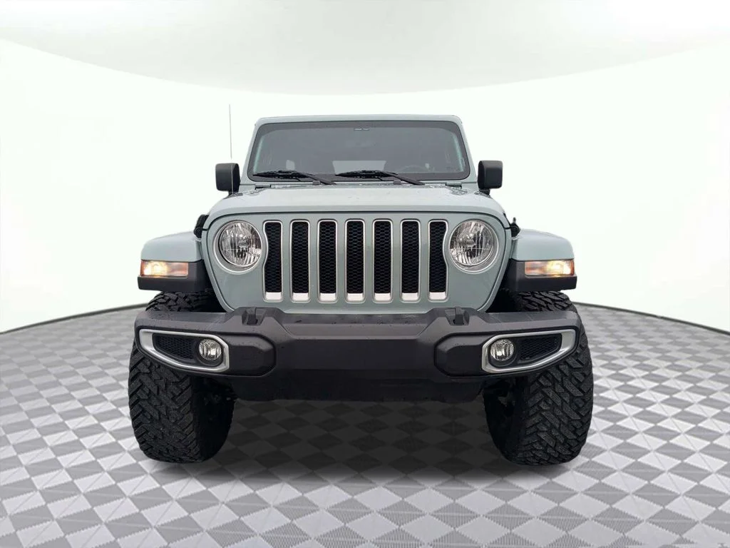 Used 2023 Gray Jeep Sahara image 7