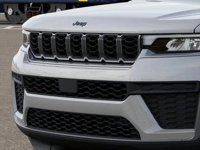 New 2026 Silver Zynith Exterior Paint Jeep  image 7