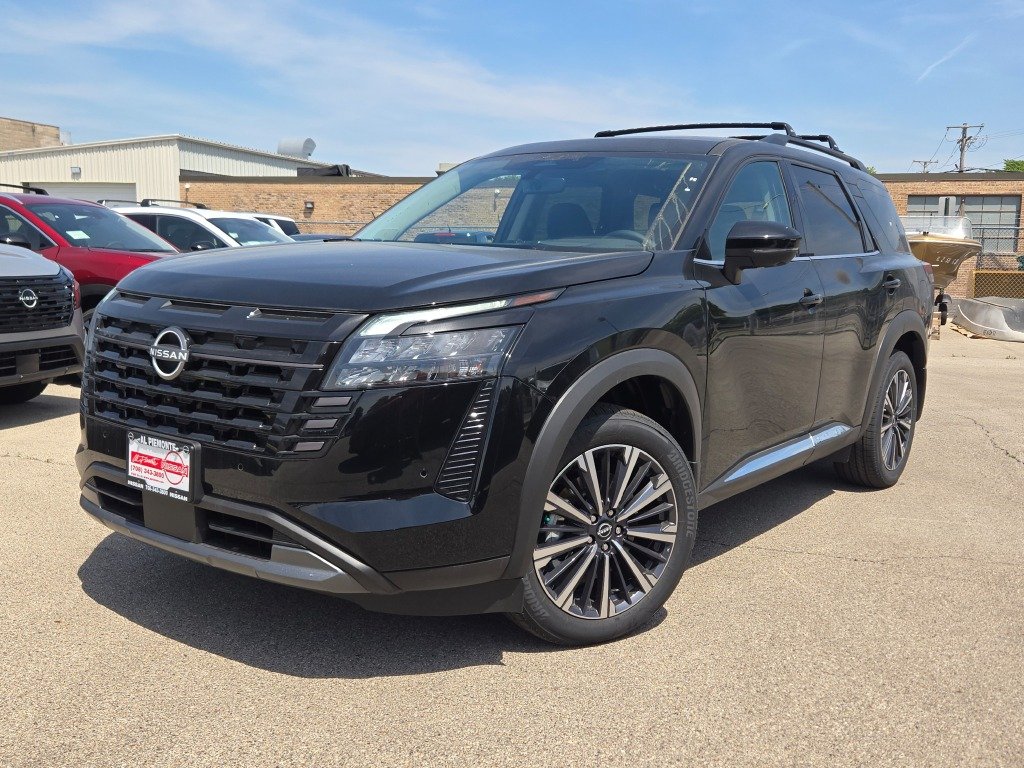 2026 Nissan Pathfinder Platinum 4WD's photo