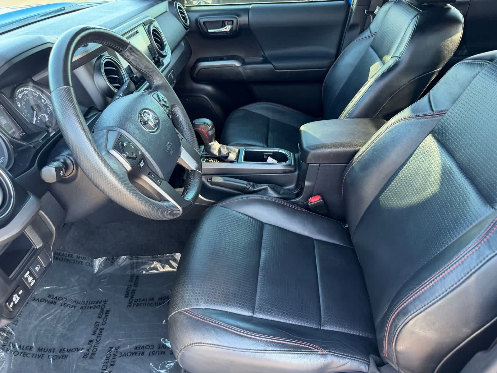 Used 2019 Midnight Black Metallic Toyota SR5 image 12
