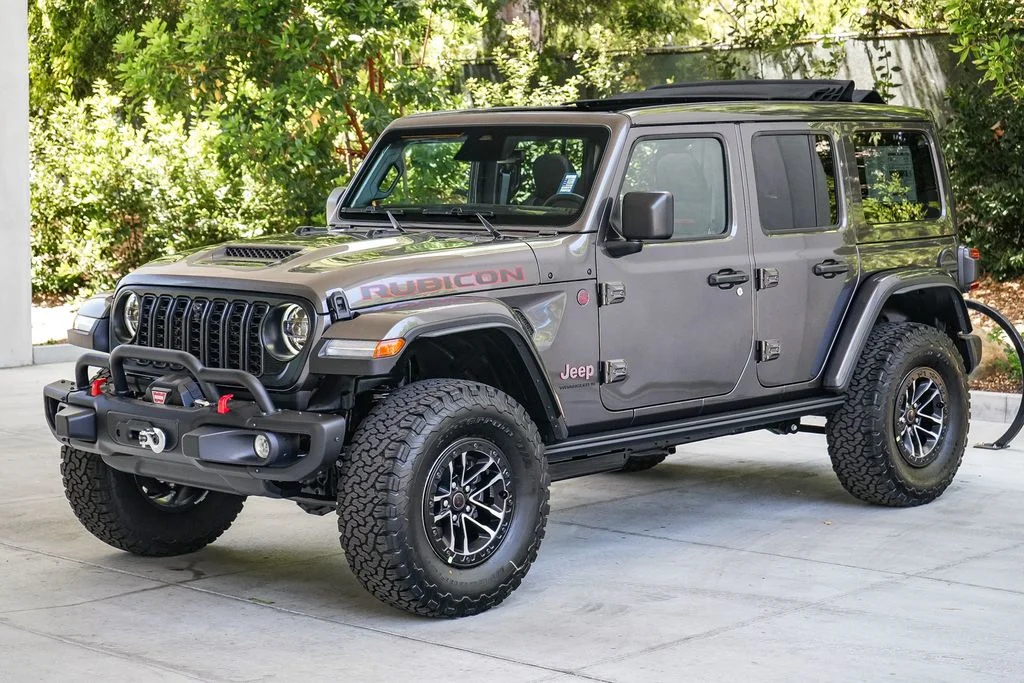 New 2026 Granite Crystal Metallic Clear-Coat Exterior Paint Jeep Rubicon X image 3