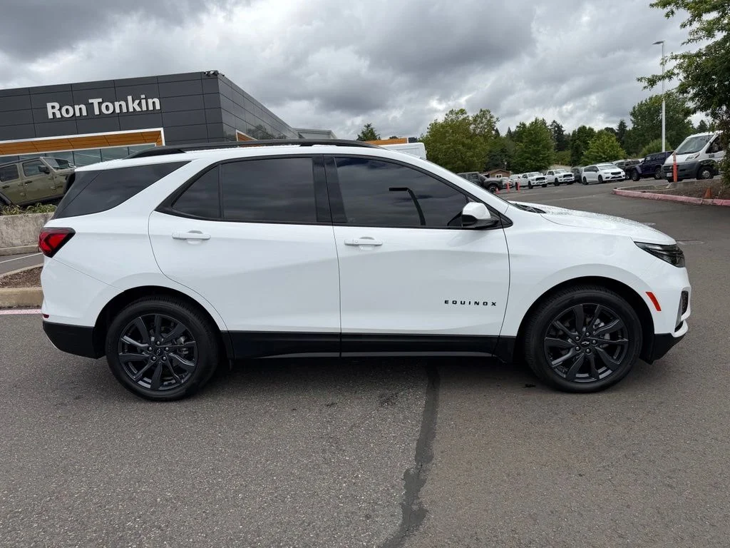 Used 2022 Summit White Chevrolet RS image 8