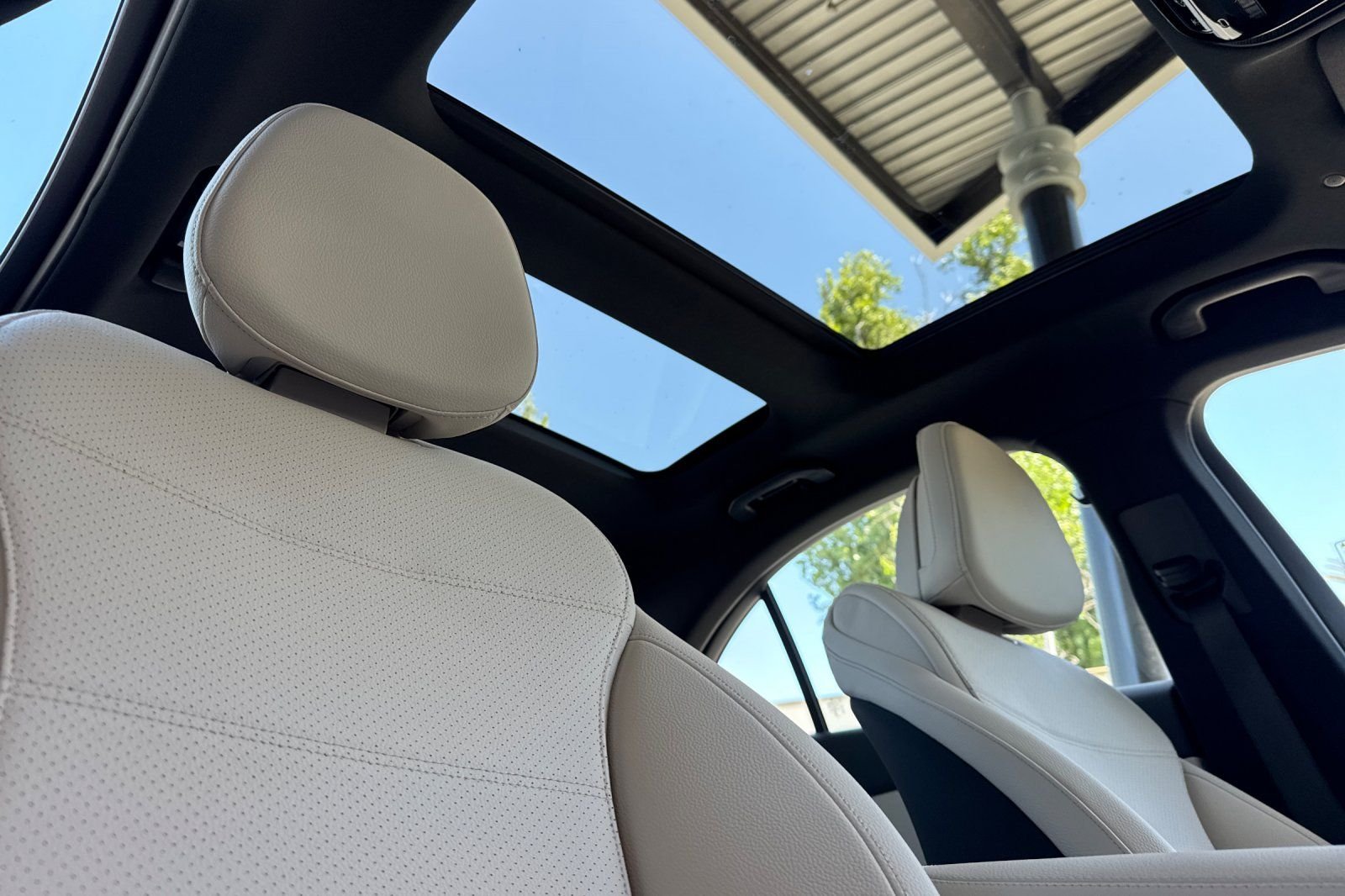 New 2026 Polar White Mercedes-Benz C 300 image 35