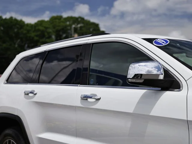 Used 2019 Bright White Clearcoat Jeep Limited image 12
