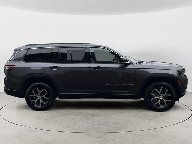 Used 2024 Gray Jeep Limited image 6