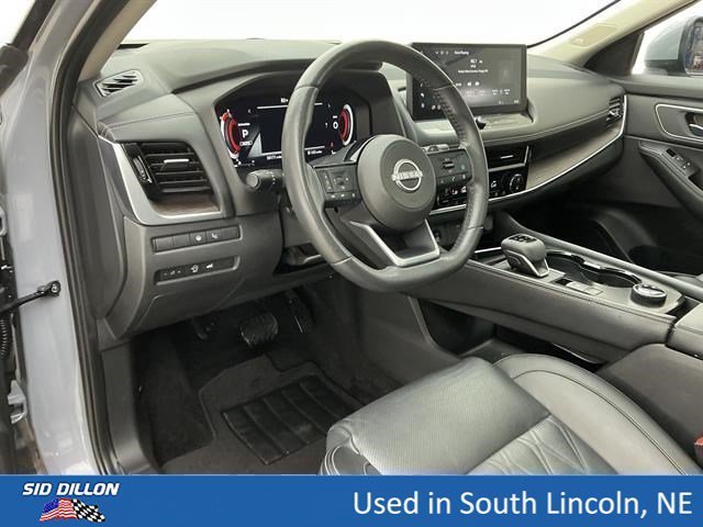 Used 2024 Boulder Gray Pearl Nissan Platinum image 16