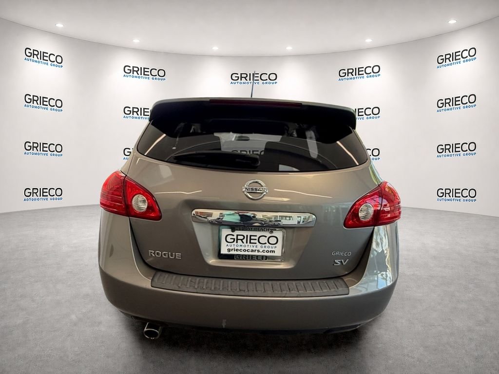 Used 2011 Gray Nissan SV image 6