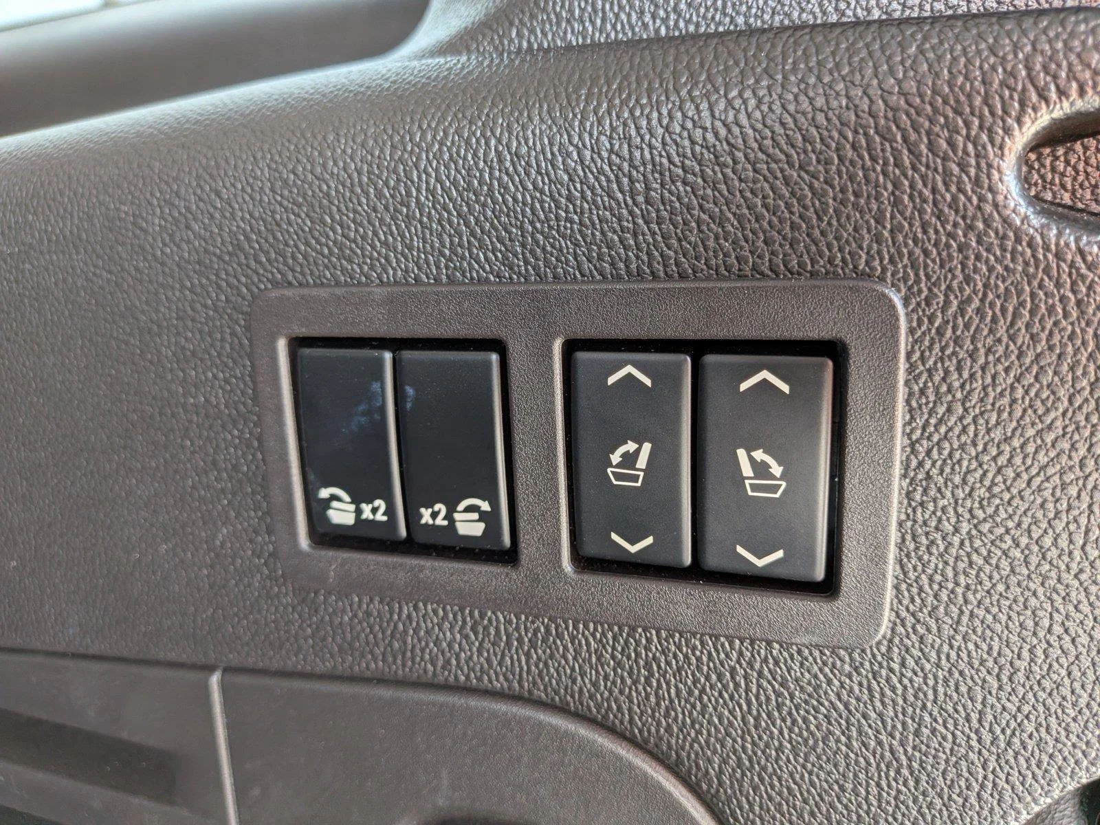 Used 2018 Gray Cadillac Luxury image 15
