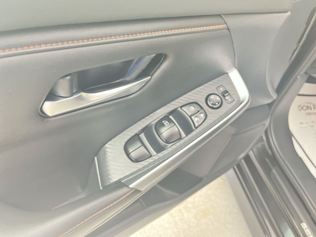 Used 2022 Black Nissan SR image 17