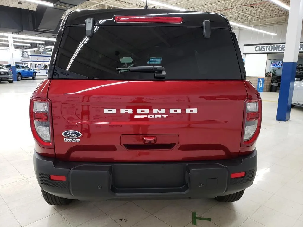 New 2025 Ruby Red Metallic Tinted Clearcoat Ford Outer Banks® image 7