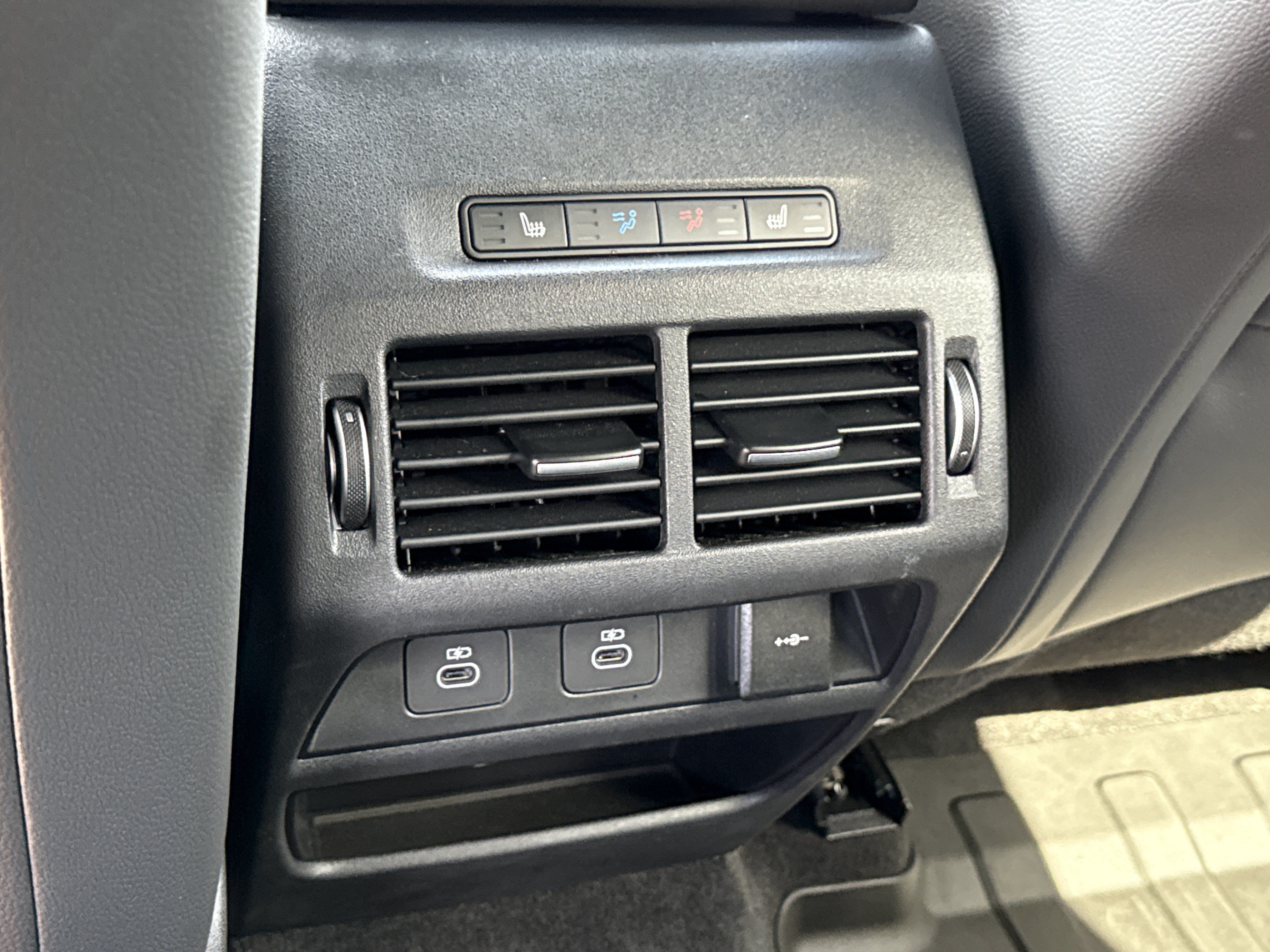 2025 Land Rover Discovery Sport Dynamic SE - Photo 15