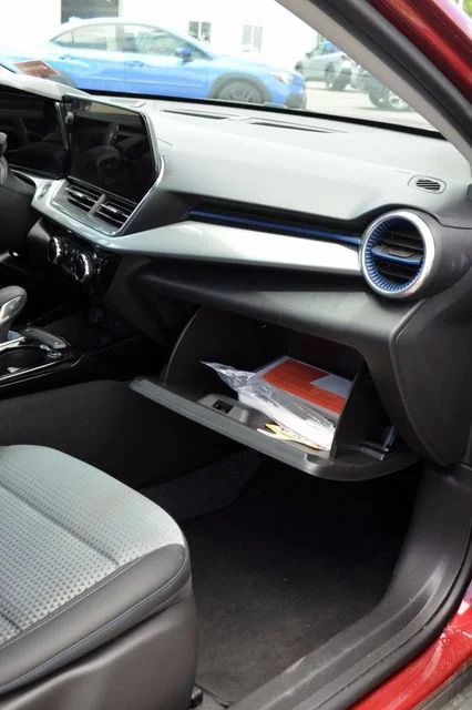 2025 Chevrolet Trax LT - Photo 12