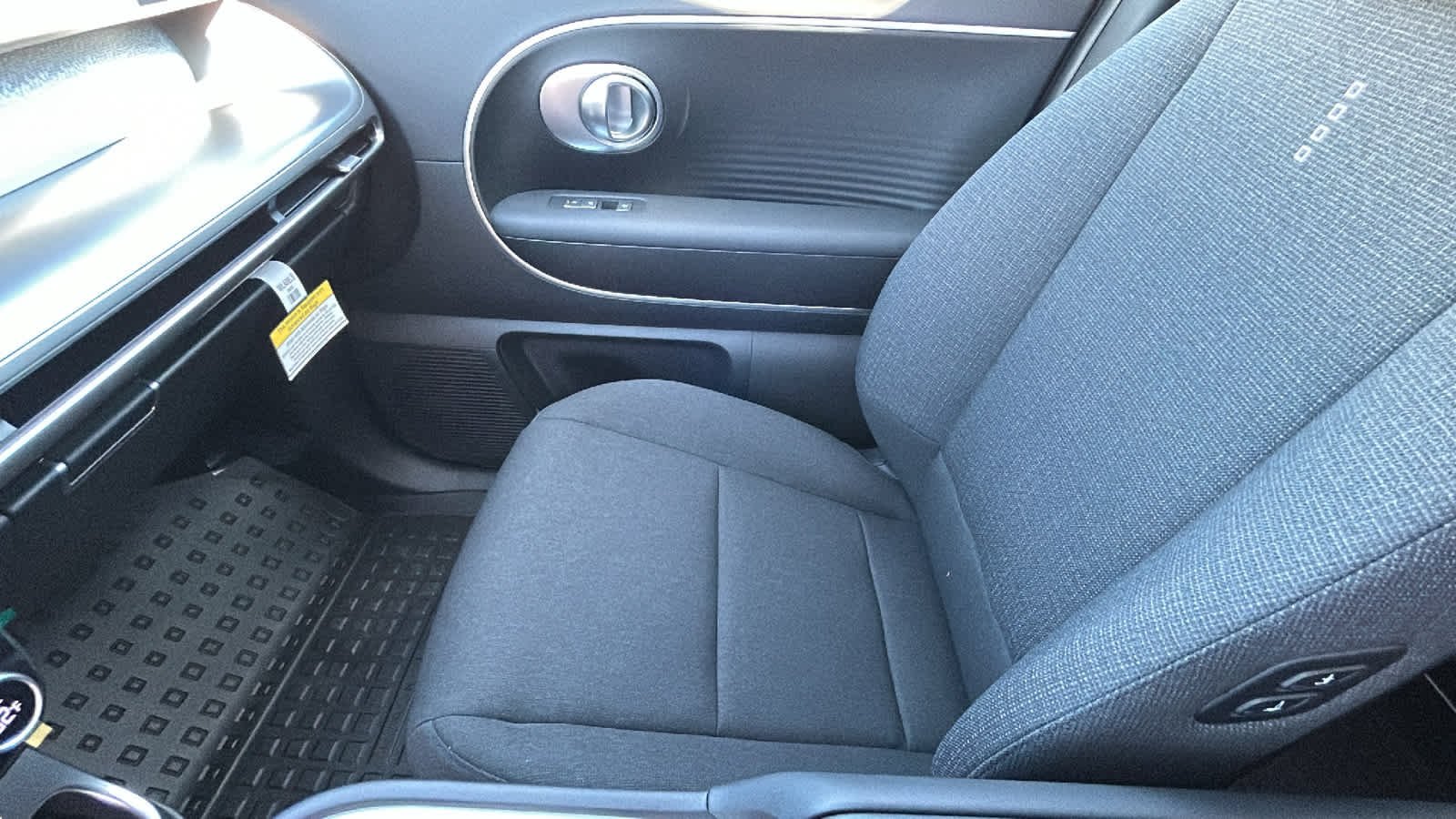 New 2026 Cyber Gray Hyundai SE image 13