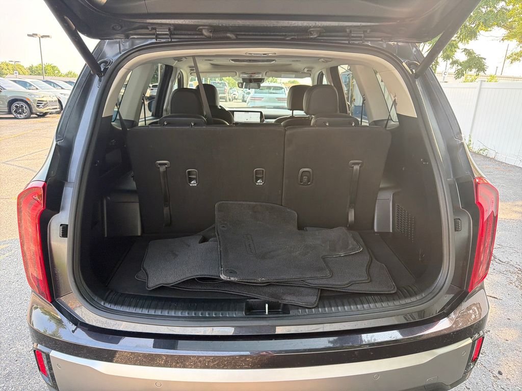 Used 2025 Gray Kia S image 28