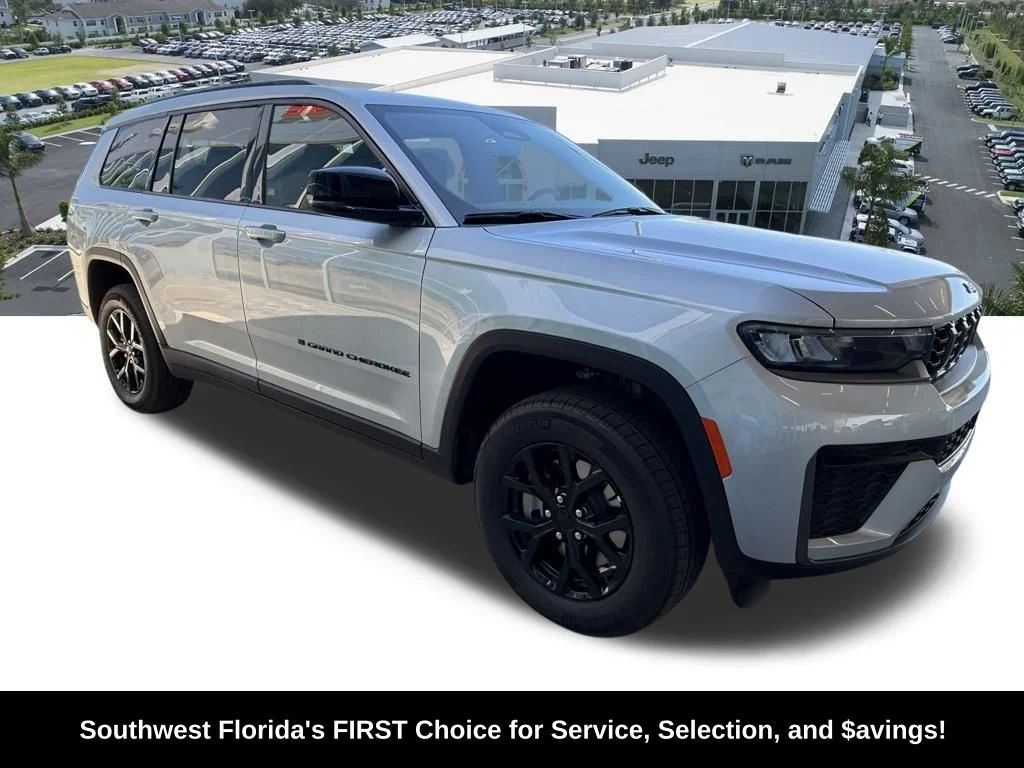 New 2026 Silver Zynith Exterior Paint Jeep Laredo Altitude image 2