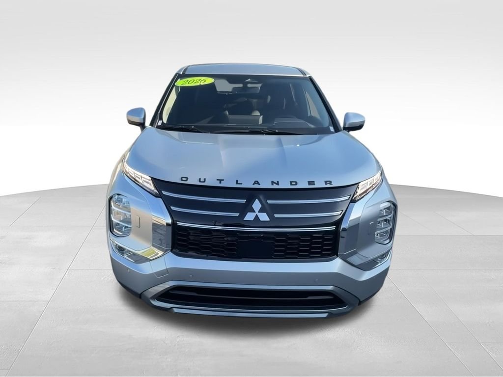 New 2026 Silver Mitsubishi SE image 3