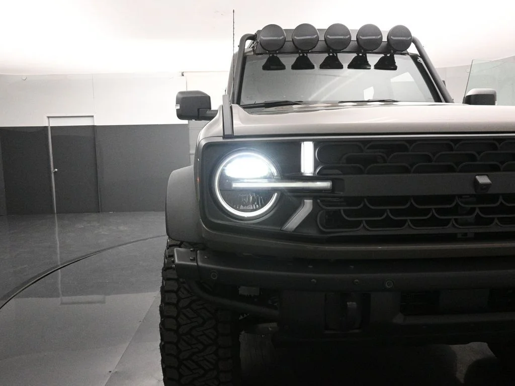 New 2025 Marsh Gray Ford Badlands image 25