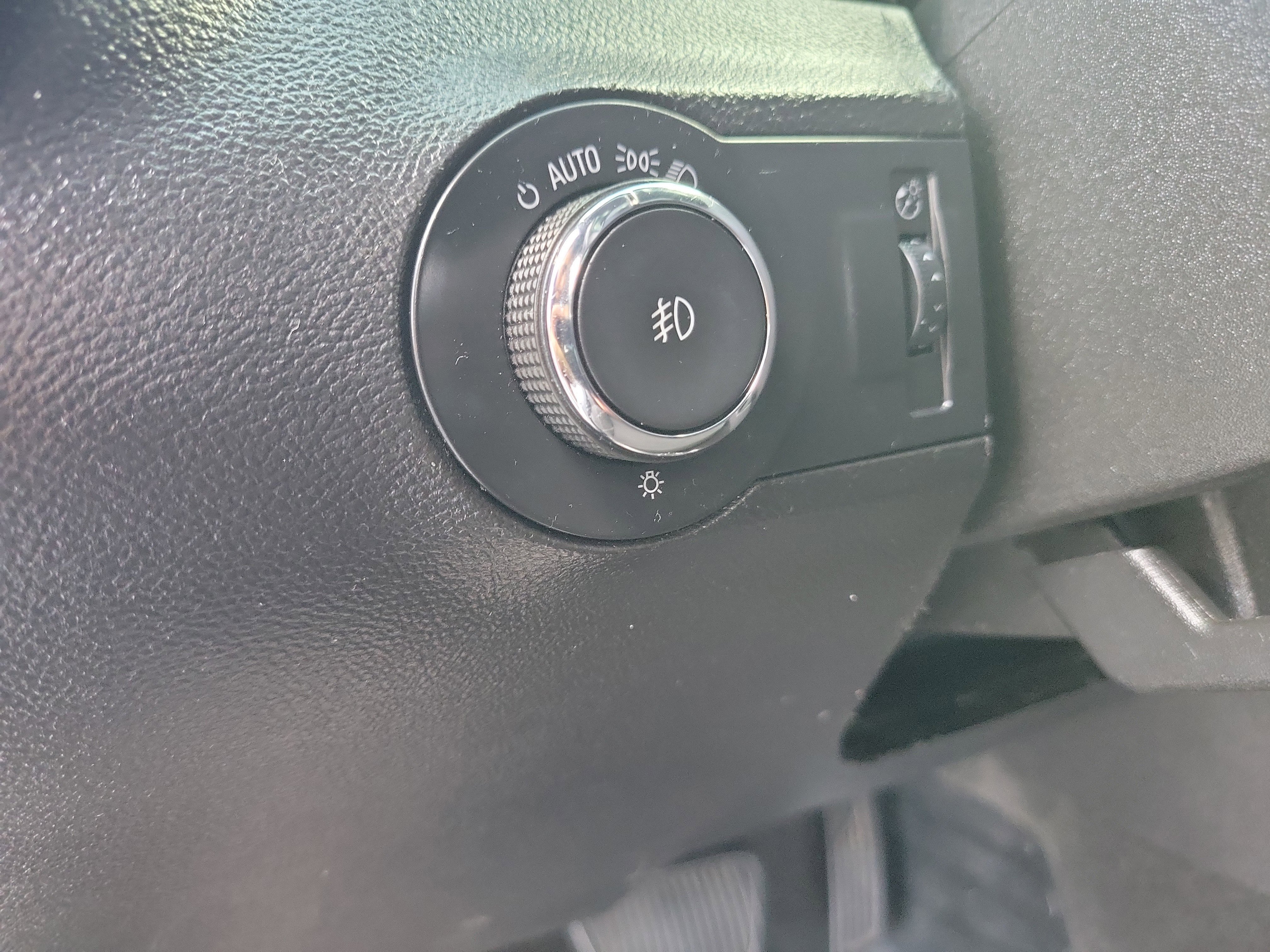 Used 2015 Summit White Chevrolet LT image 18