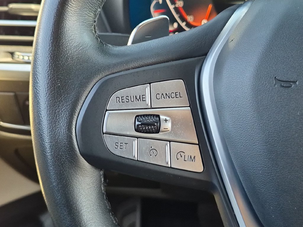 Used 2023 Gray BMW xDrive30i image 34