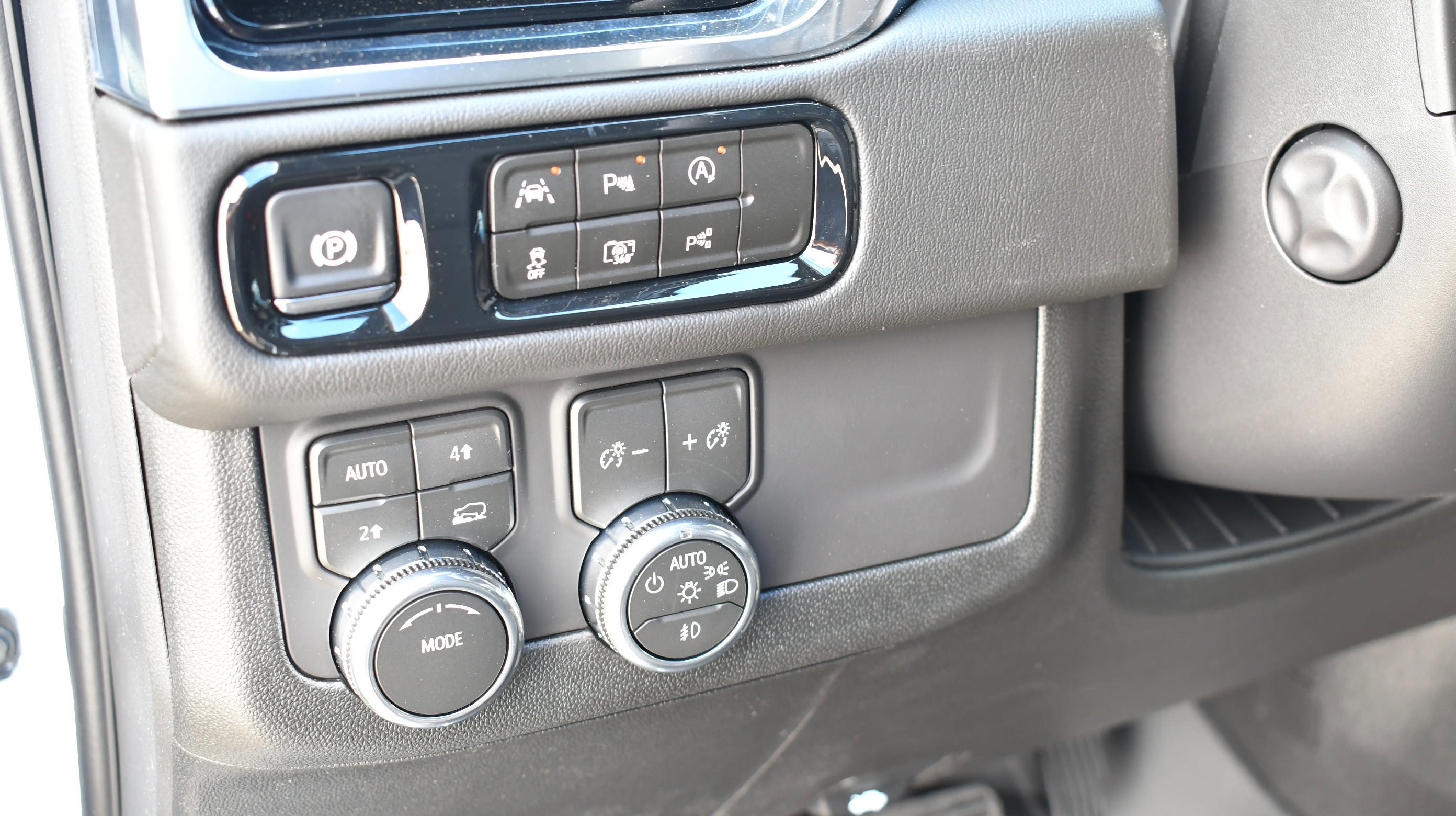 New 2026 Glacier White Tricoat GMC Denali image 18
