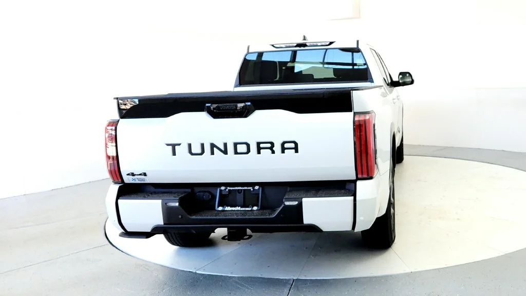 New 2026 Wind Chill Pearl Toyota Platinum image 5