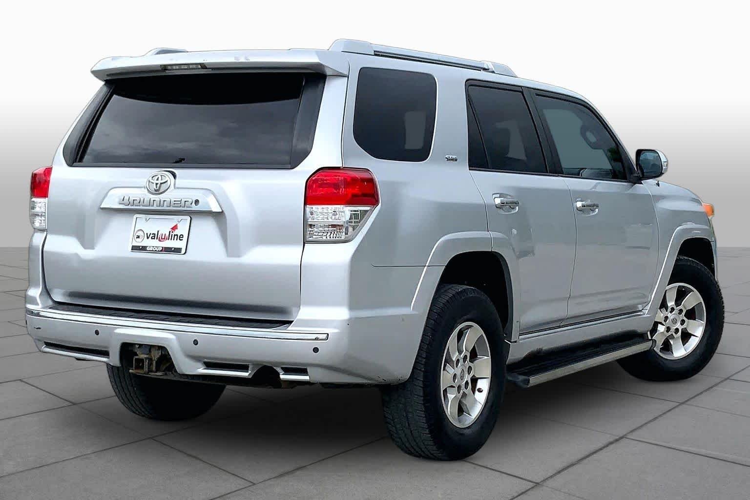 Used 2011 Classic Silver Metallic Toyota SR5 image 12