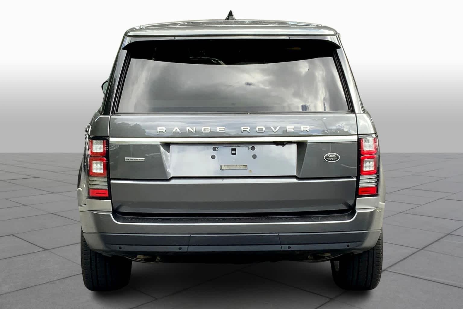 Used 2017 Corris Grey Land Rover  image 4