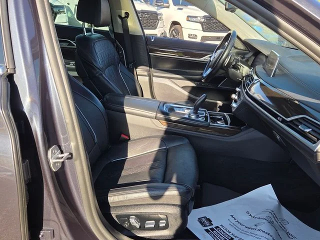 Used 2020 Gray BMW 740i image 18