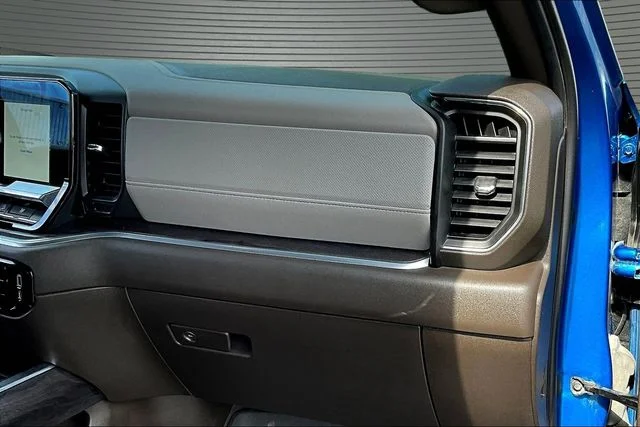 Used 2022 Blue Chevrolet LTZ image 27