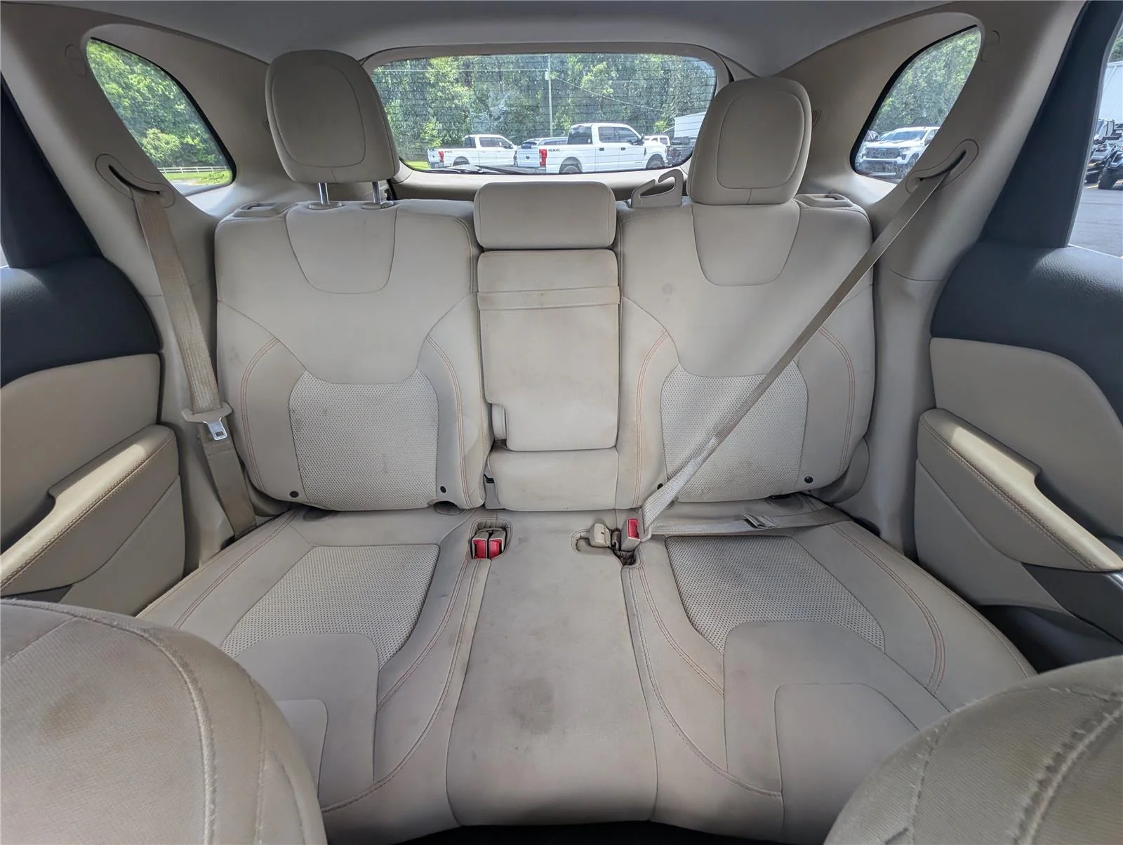 Used 2019 Velvet Red Pearlcoat Jeep Latitude image 31