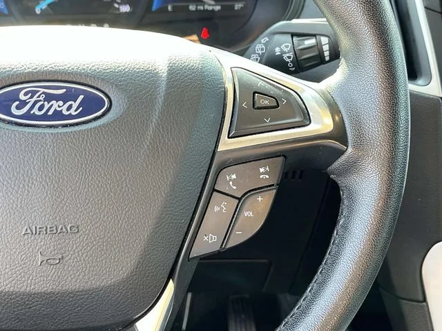 Used 2024 Silver Ford SEL image 29