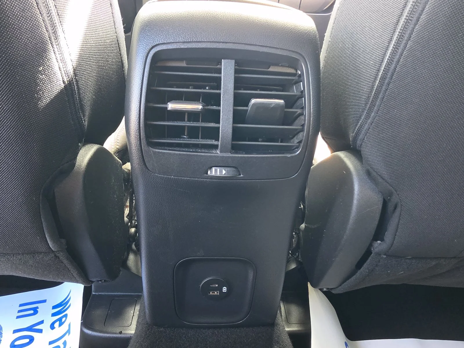 Used 2022 Oxford White Ford SE image 28
