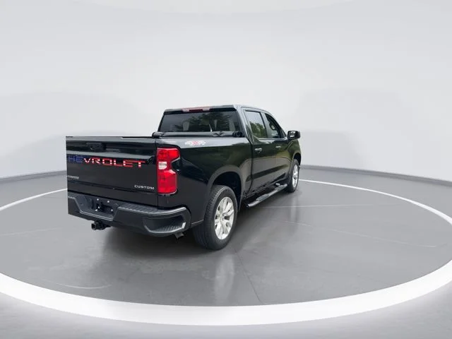 Used 2025 Black Chevrolet Custom image 8