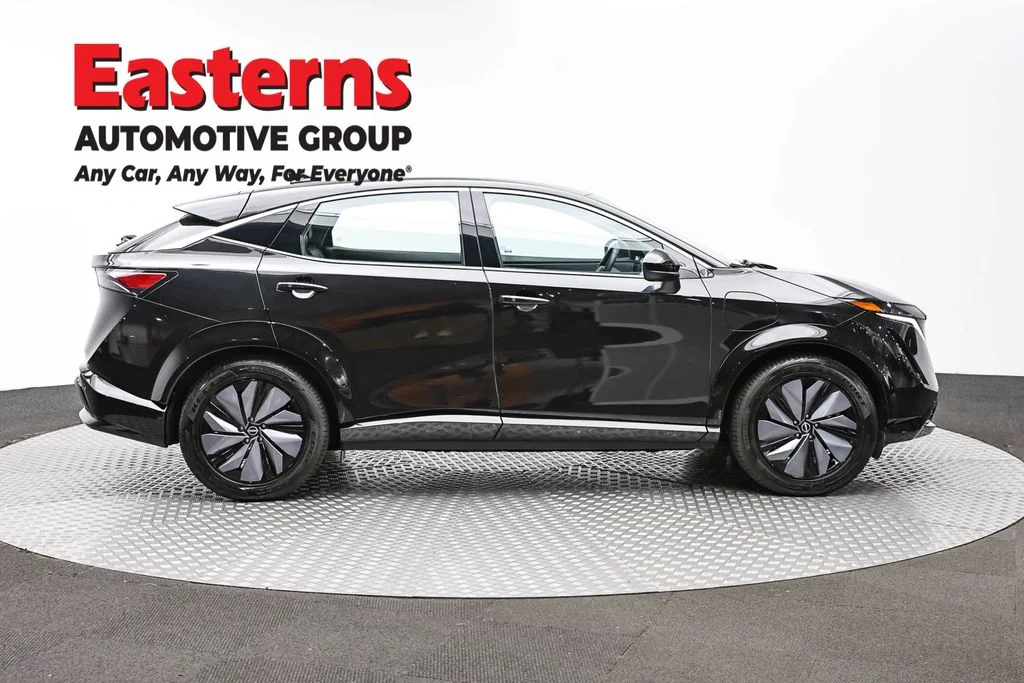 Used 2023 Black Nissan ENGAGE image 4