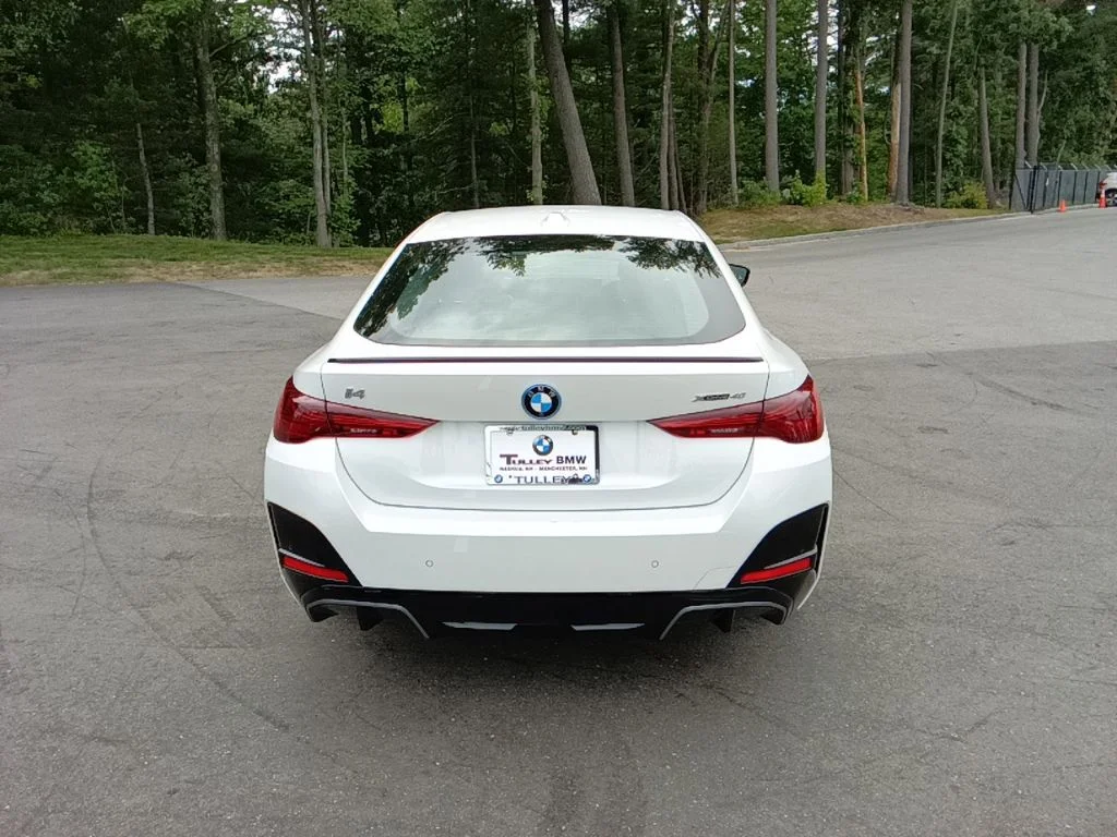 Certified Used 2025 Mineral White Metallic BMW xDrive40 image 6