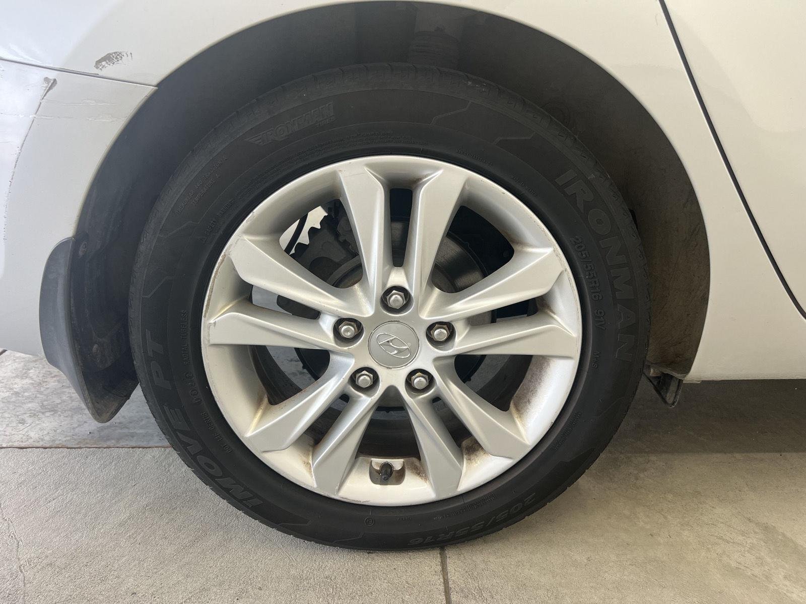 2010 Hyundai Elantra Touring SE - Photo 10