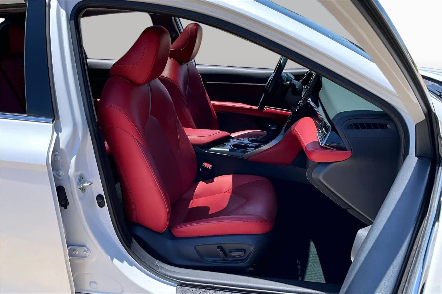 Used 2023 Wind Chill Pearl Toyota XSE image 9