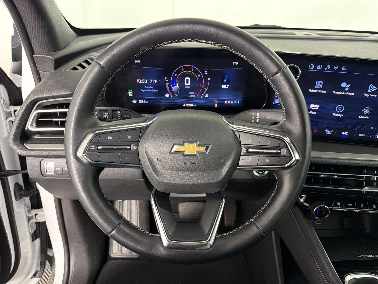 Used 2024 Summit White Chevrolet LT image 24