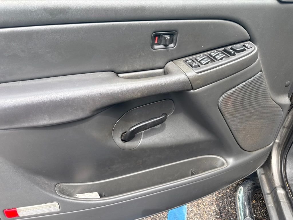 Used 2007 Gray Chevrolet LT image 8
