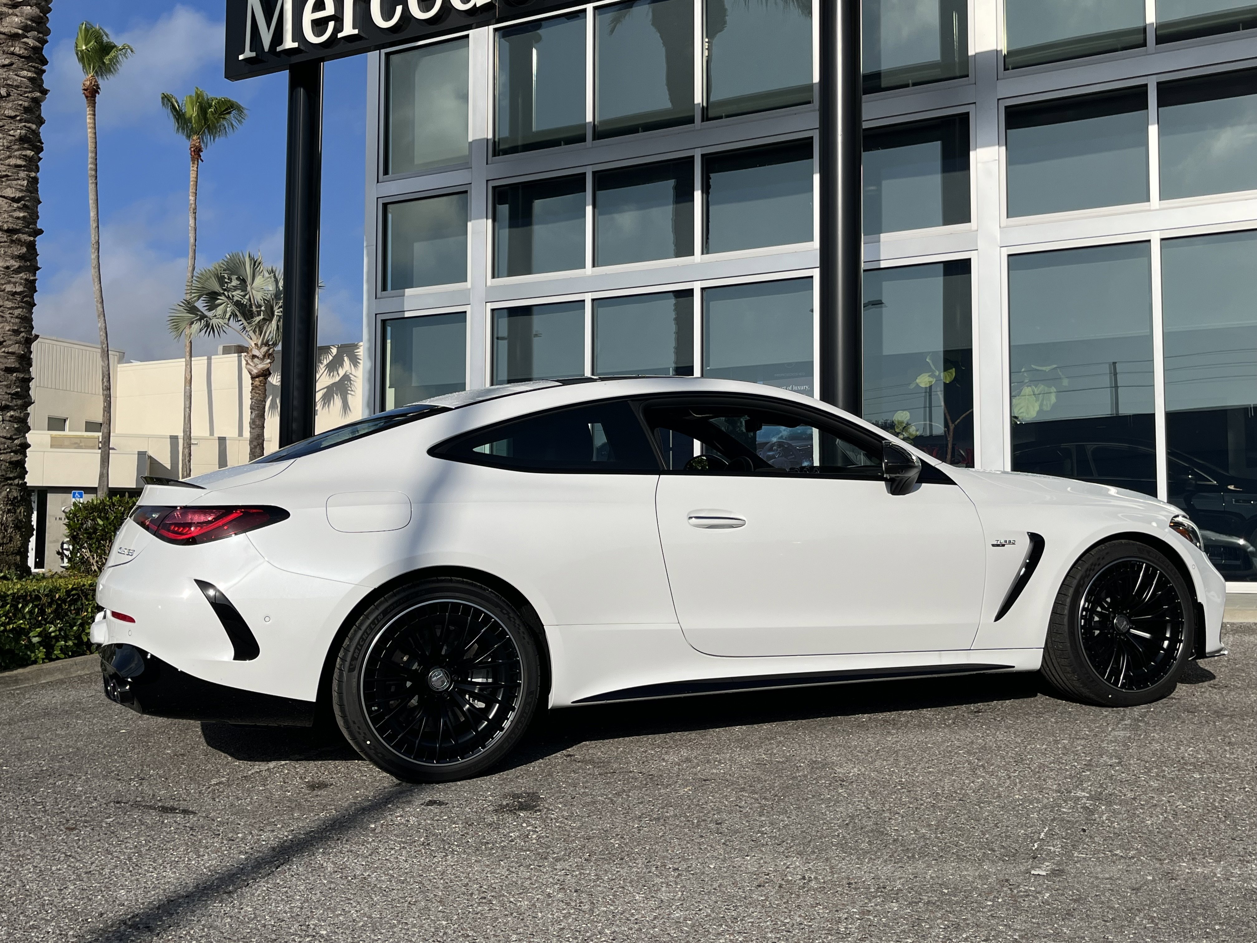 New 2026 MANUFAKTUR Moonlight White Metallic Mercedes-Benz AMG® CLE 53 image 7