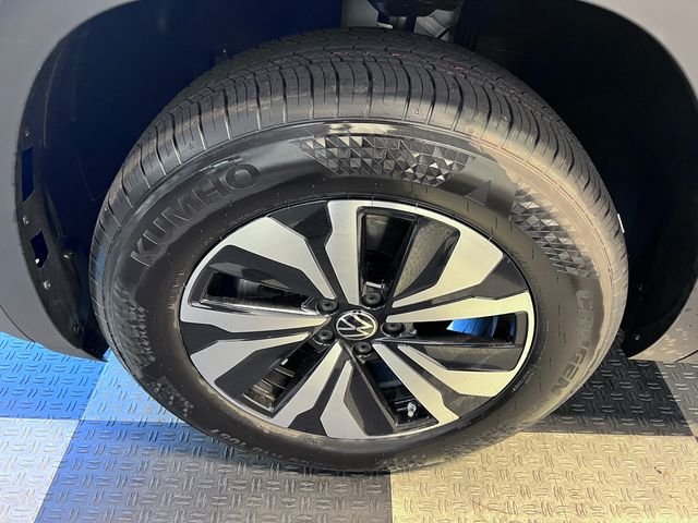 New 2026 White Volkswagen SE image 8