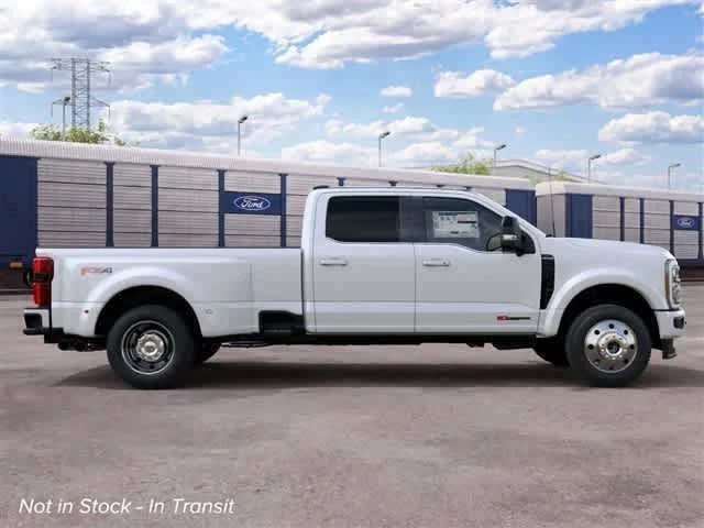 New 2027 Star White Metallic Tri-Coat Ford Platinum image 4