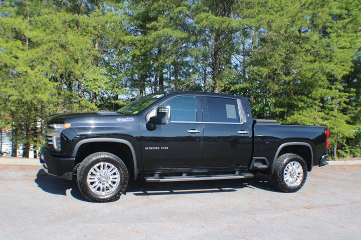 Used 2022 Mosaic Black Metallic Chevrolet High Country image 4