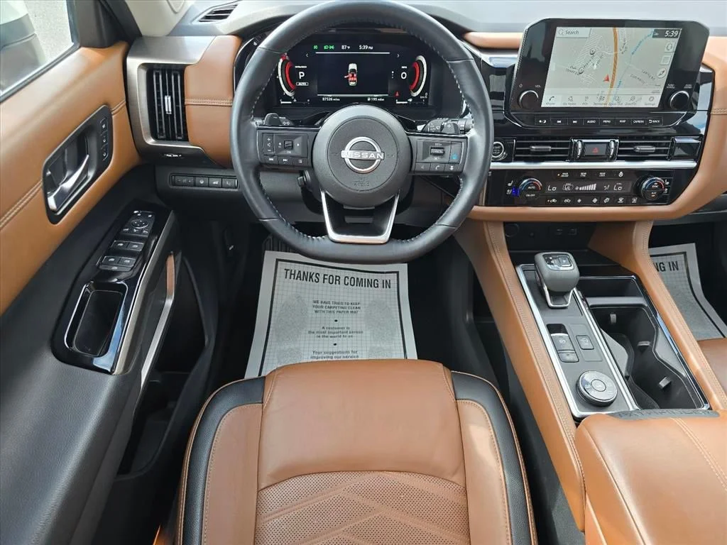 Used 2022 White Nissan Platinum image 3