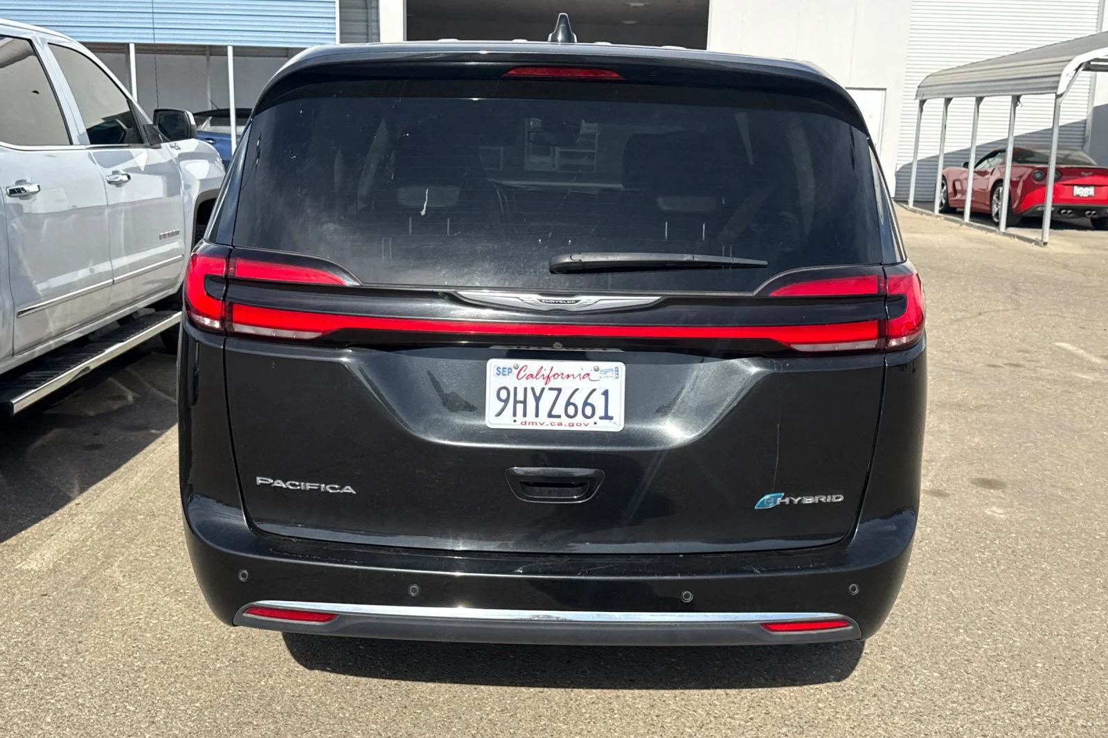 Used 2023 Black Chrysler Hybrid Touring L image 5