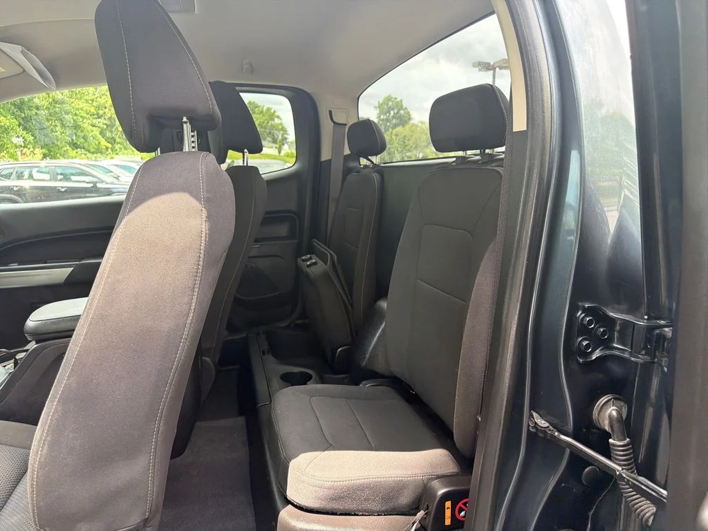 Used 2020 Shadow Gray Metallic Chevrolet LT image 24