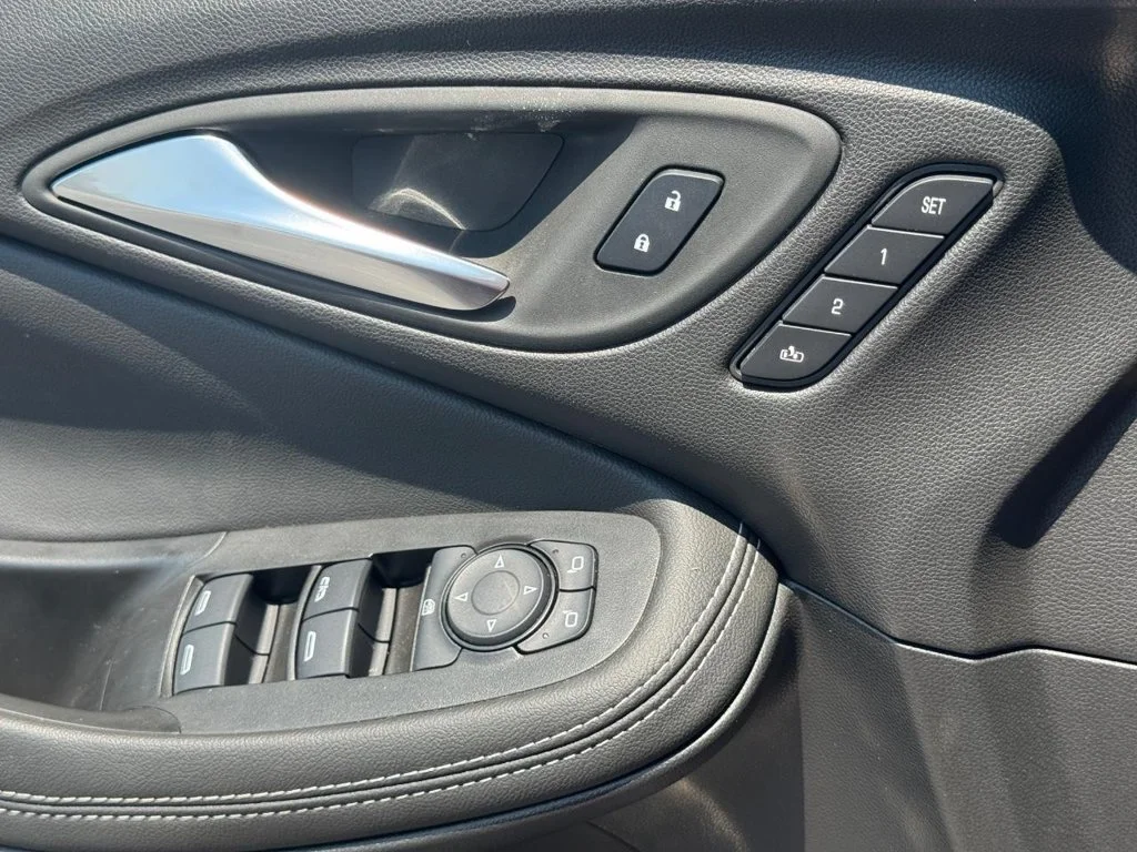 Used 2024 Cinnabar Metallic Buick Avenir image 24