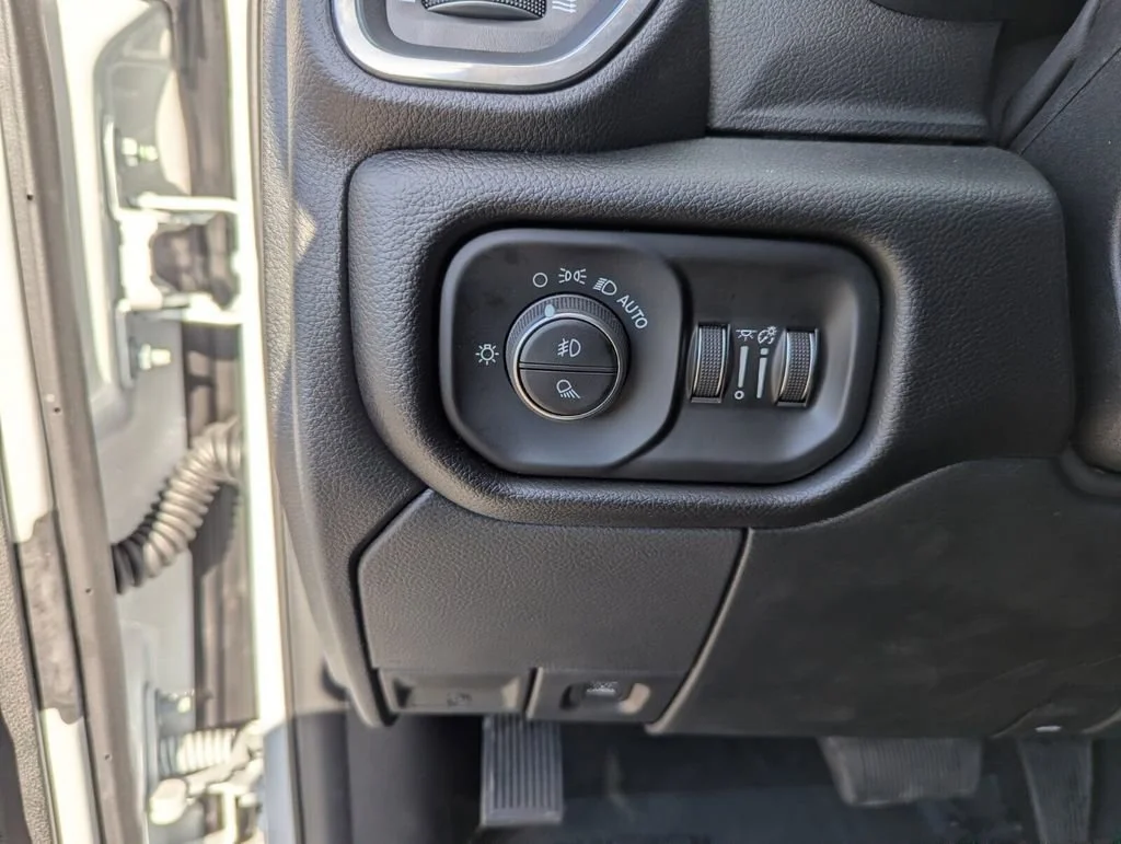 2026 RAM 2500 Laramie - Photo 26