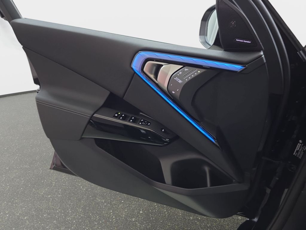 New 2026 Black Sapphire Metallic BMW 30 xDrive image 24