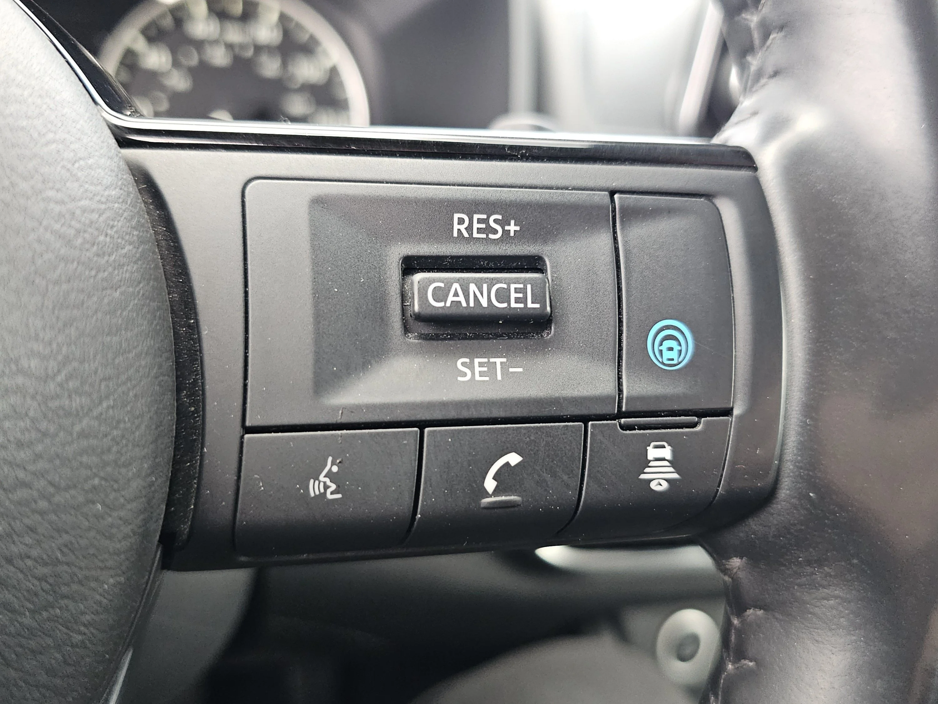 Used 2021 Scarlet Ember Tintcoat Nissan SV image 16